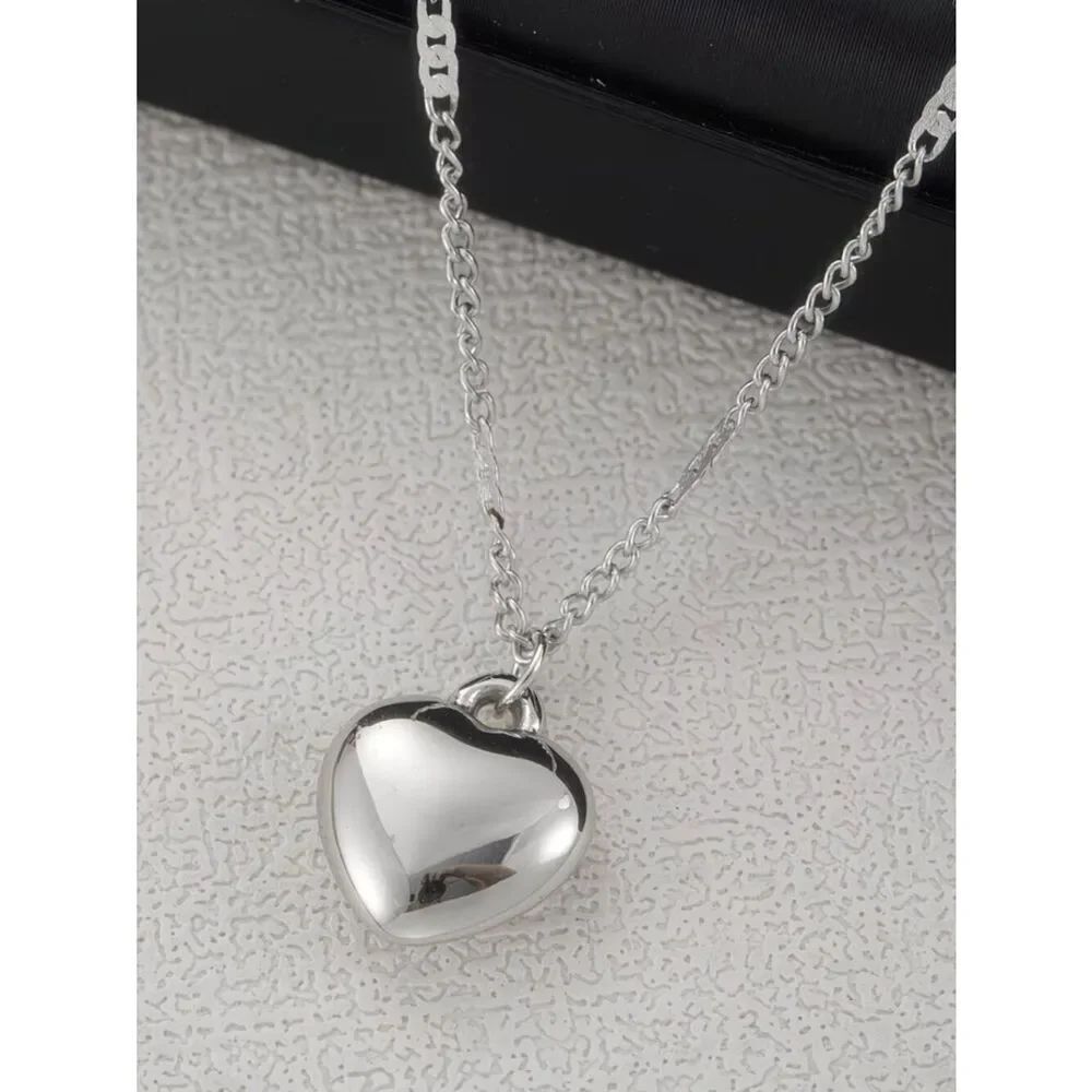 Simple Heart Pendant Necklace Small Smooth Twist Chain Minimalist